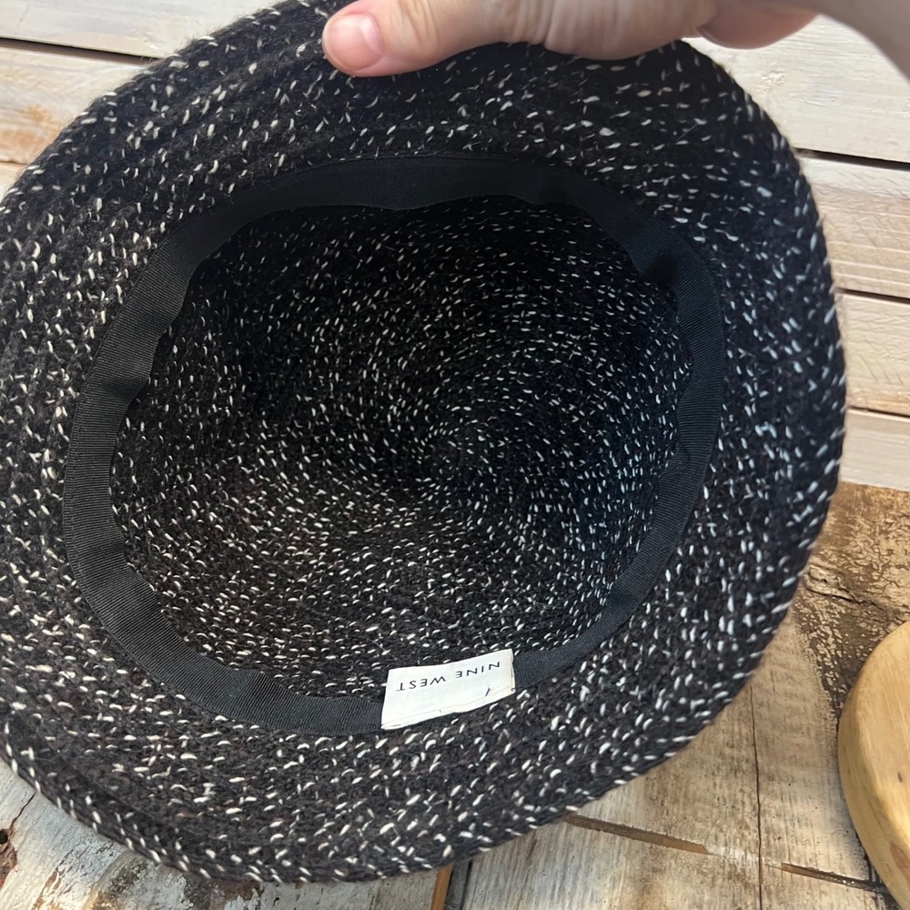 Vintage Nine West Black Wool Knit Cloche Bucket Hat Flower Detail OS - Picture 7 of 9